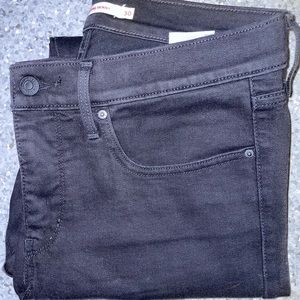 LEVI’S skinny denim